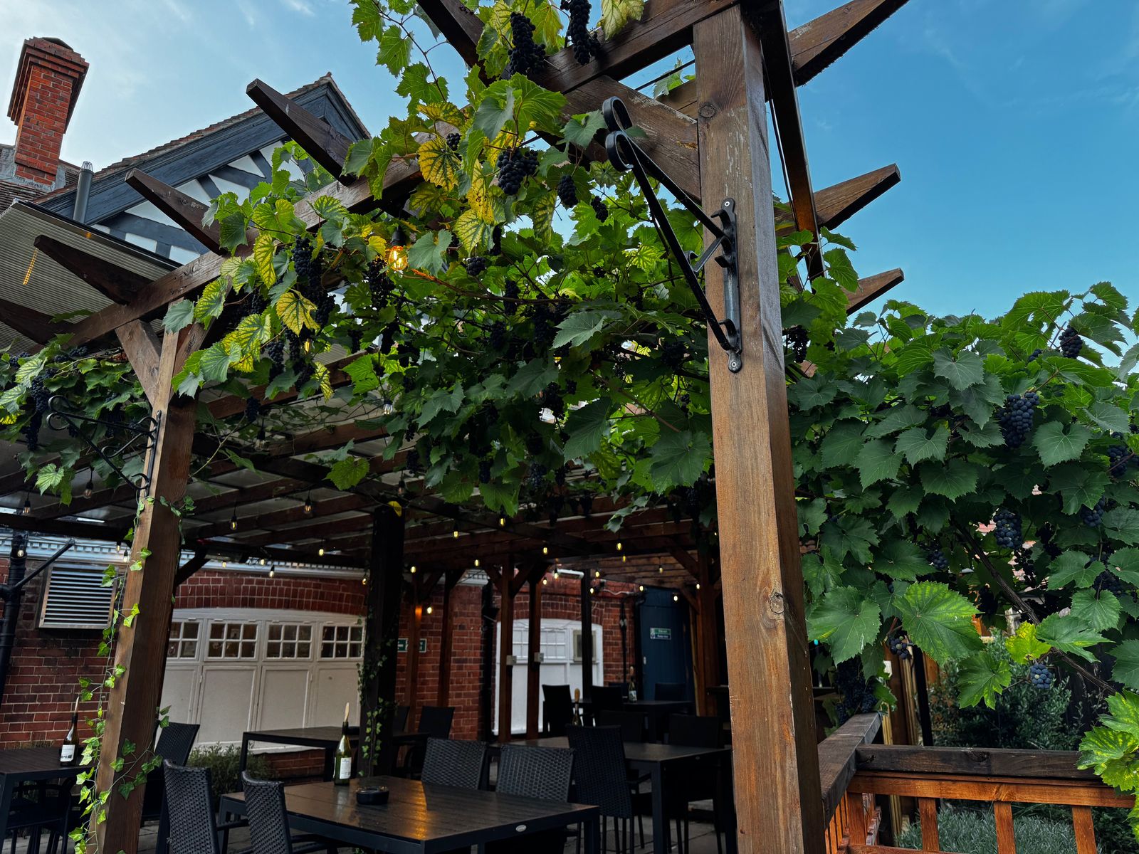 Courtyard terrace at The Miller of Mansfield